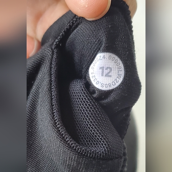 lululemon athletica Women's Camouflash Black  Sports Bra - Picture 5 of 5